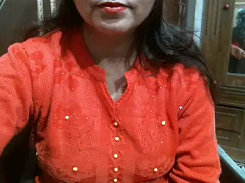 Snapshot of UrsMansi chatting on 01/07/25, 05:33 UrsMansi online show from 01/07/25, 05:33