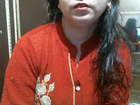 Snapshot of UrsMansi chatting on 02/05/25, 04:27 UrsMansi online show from 02/05/25, 04:27