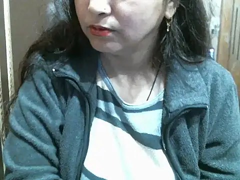 Snapshot of UrsMansi chatting on 02/08/25, 06:33 UrsMansi online show from 02/08/25, 06:33