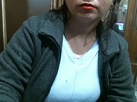 Snapshot of UrsMansi chatting on 02/10/25, 04:30 UrsMansi online show from 02/10/25, 04:30