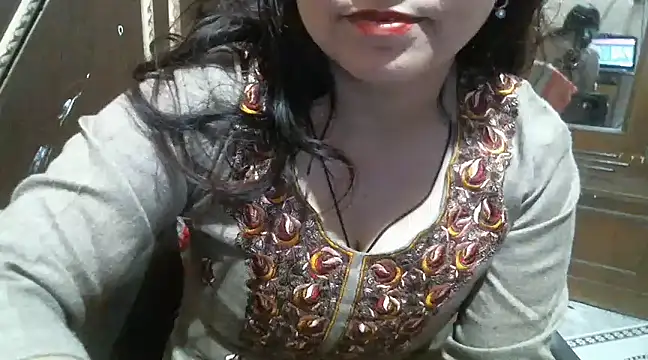 Snapshot of UrsMansi chatting on 02/24/25, 10:58 UrsMansi online show from 02/24/25, 10:58