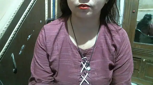 Snapshot of UrsMansi chatting on 03/03/25, 03:30 UrsMansi online show from 03/03/25, 03:30