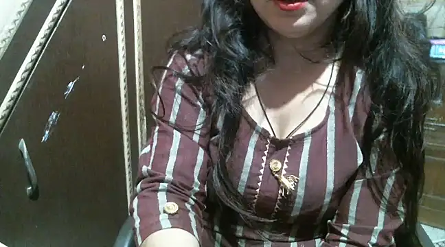 Snapshot of UrsMansi chatting on 03/07/25, 12:04 UrsMansi online show from 03/07/25, 12:04