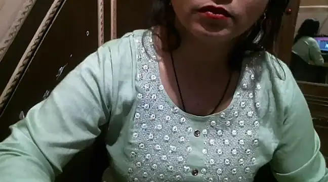 Snapshot of UrsMansi chatting on 03/18/25, 07:30 UrsMansi online show from 03/18/25, 07:30