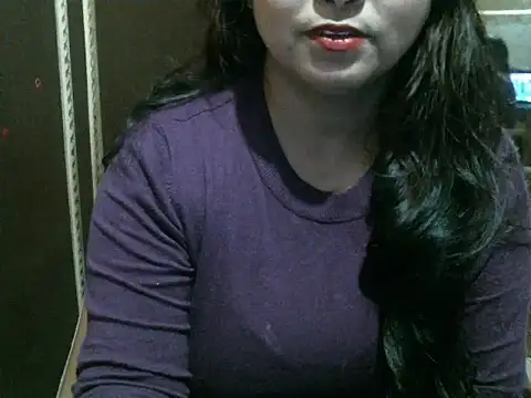 Snapshot of UrsMansi chatting on 11/18/25, 04:28 UrsMansi online show from 11/18/25, 04:28