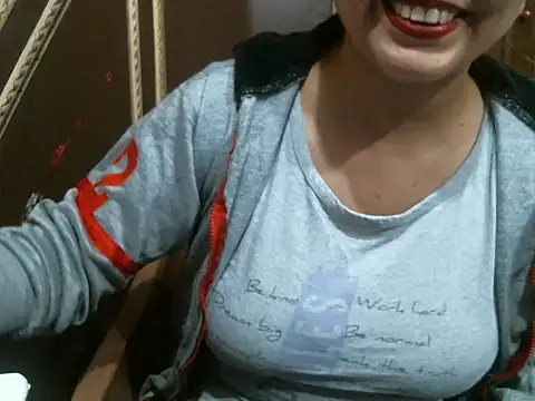 Snapshot of UrsMansi chatting on 11/22/25, 07:02 UrsMansi online show from 11/22/25, 07:02