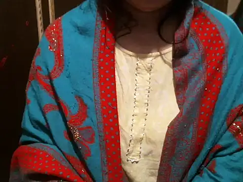 Snapshot of UrsMansi chatting on 11/28/25, 04:37 UrsMansi online show from 11/28/25, 04:37