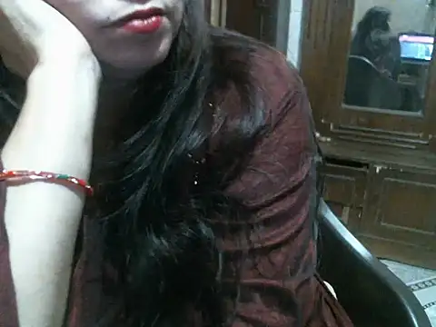 Snapshot of UrsMansi chatting on 04/24/26, 09:17 UrsMansi online show from 04/24/26, 09:17