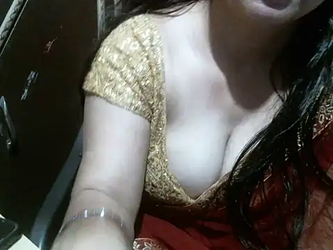 Snapshot of UrsMansi chatting on 05/30/26, 11:35 UrsMansi online show from 05/30/26, 11:35