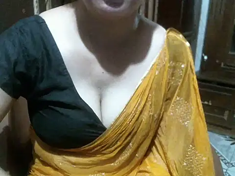 Snapshot of UrsMansi chatting on 07/17/26, 03:02 UrsMansi online show from 07/17/26, 03:02