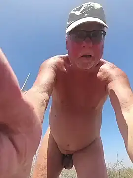 Snapshot of gerri2000 chatting on 04/20/26, 01:36 gerri2000 online show from 04/20/26, 01:36