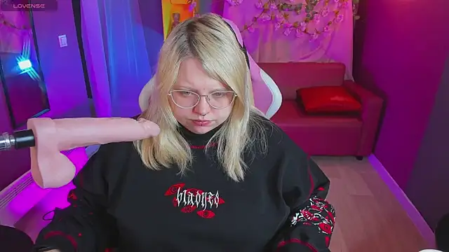 Yoki Shizuko online show from 04/10/26, 06:40