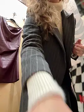 MariiD online show from 12/14/25, 09:14