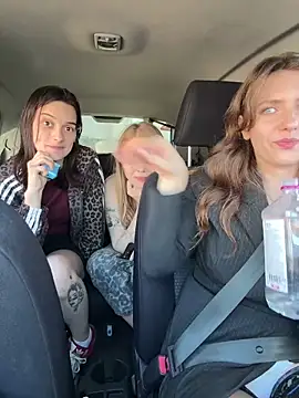 Snapshot of MariiD chatting on 04/01/26, 01:41 MariiD online show from 04/01/26, 01:41