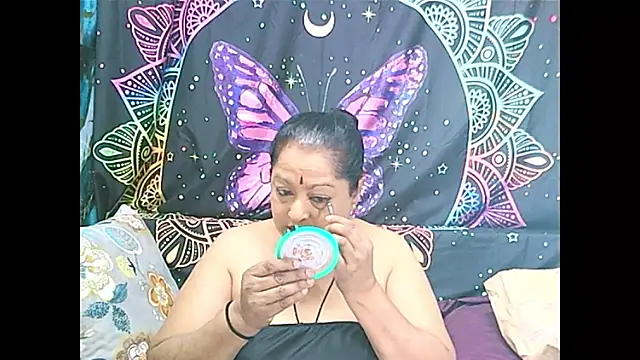 Snapshot of matureindian chatting on 07/19/26, 05:49 matureindian online show from 07/19/26, 05:49