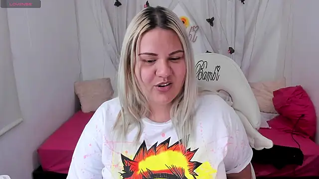 Snapshot of sweetbambi23 chatting on 03/19/25, 11:14 sweetbambi23 online show from 03/19/25, 11:14