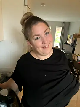 Anna Alexa online show from 11/06/25, 07:20