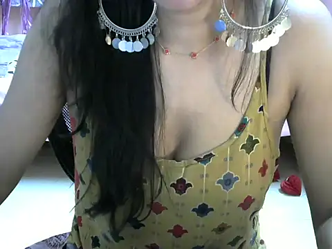 indianbae01 online show from 02/13/25, 12:35