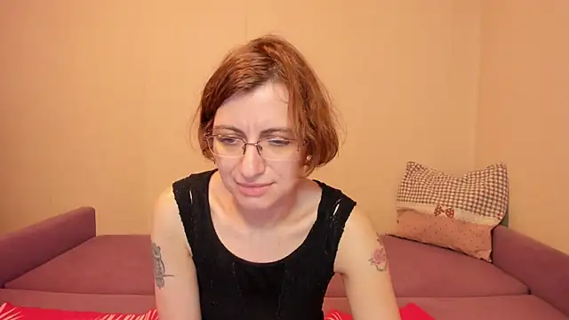 Snapshot of MarilynDream chatting on 10/27/25, 10:25 MarilynDream online show from 10/27/25, 10:25