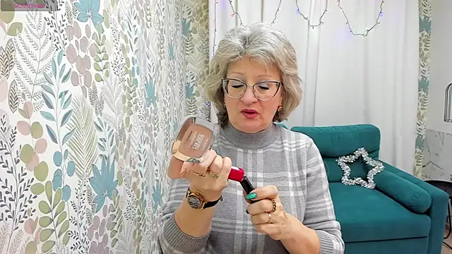 Snapshot of EvelynJoyful chatting on 01/04/25, 05:05 EvelynJoyful online show from 01/04/25, 05:05