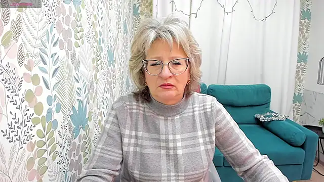 Snapshot of EvelynJoyful chatting on 01/06/25, 04:58 EvelynJoyful online show from 01/06/25, 04:58