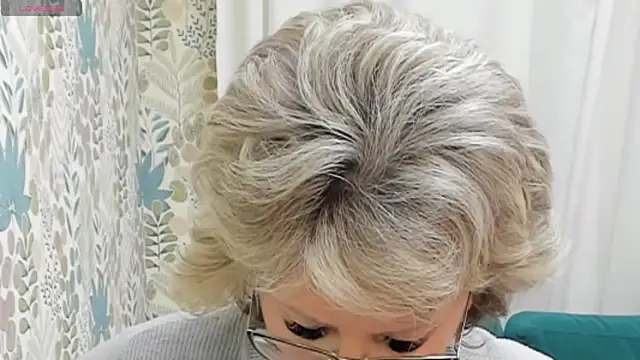 Snapshot of EvelynJoyful chatting on 01/24/25, 05:42 EvelynJoyful online show from 01/24/25, 05:42