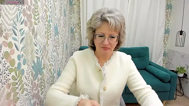 Snapshot of EvelynJoyful chatting on 02/06/25, 05:14 EvelynJoyful online show from 02/06/25, 05:14