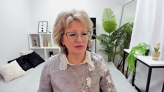 Snapshot of EvelynJoyful chatting on 03/19/25, 05:30 EvelynJoyful online show from 03/19/25, 05:30