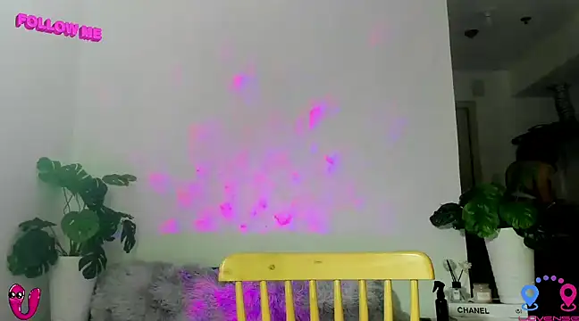 Snapshot of hottycrishina chatting on 01/27/25, 09:23 hottycrishina online show from 01/27/25, 09:23