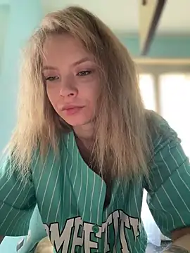 AnastasiaAniess online show from 02/03/25, 08:24