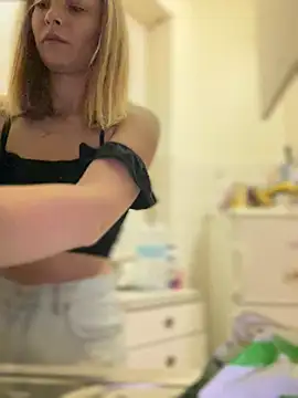 AnastasiaAniess online show from 03/10/25, 06:45