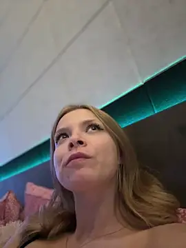 AnastasiaAniess online show from 03/17/25, 08:40