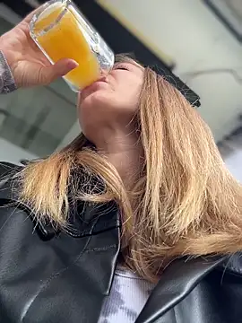 Snapshot of AnastasiaAniess chatting on 11/02/25, 11:01 AnastasiaAniess online show from 11/02/25, 11:01