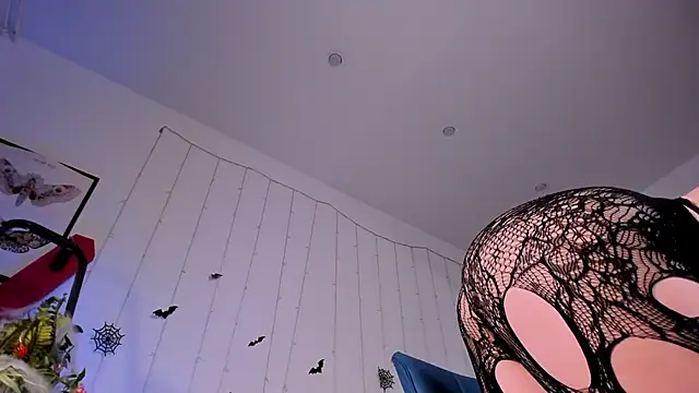 LilianKroft online show from 10/27/25, 11:25