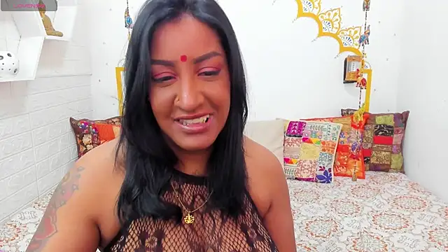 LadyNahir online show from 05/28/26, 04:32