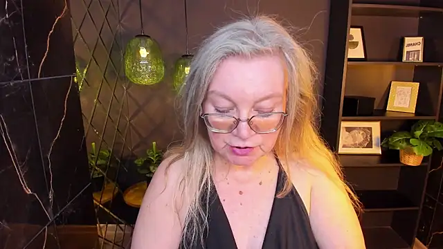 Snapshot of NataliMellow chatting on 04/18/26, 07:07 NataliMellow online show from 04/18/26, 07:07