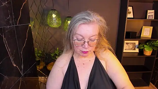 Snapshot of NataliMellow chatting on 04/19/26, 01:10 NataliMellow online show from 04/19/26, 01:10