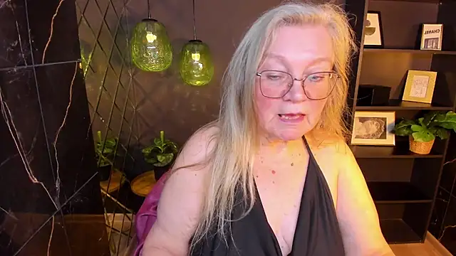 Snapshot of NataliMellow chatting on 04/19/26, 06:10 NataliMellow online show from 04/19/26, 06:10