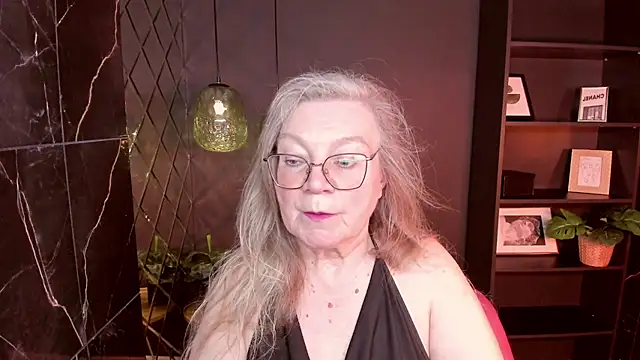 Snapshot of NataliMellow chatting on 06/19/26, 01:04 NataliMellow online show from 06/19/26, 01:04
