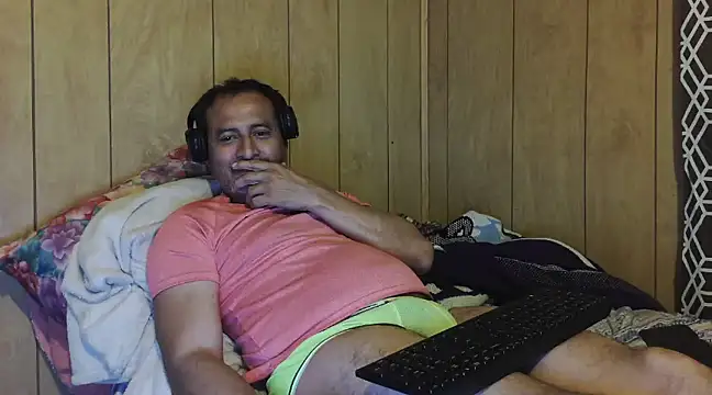 Snapshot of dantehot2020 chatting on 12/20/24, 04:42 dantehot2020 online show from 12/20/24, 04:42