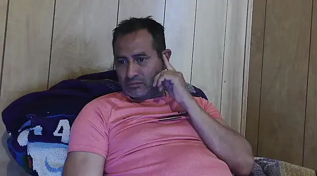 Snapshot of dantehot2020 chatting on 12/21/24, 08:00 dantehot2020 online show from 12/21/24, 08:00