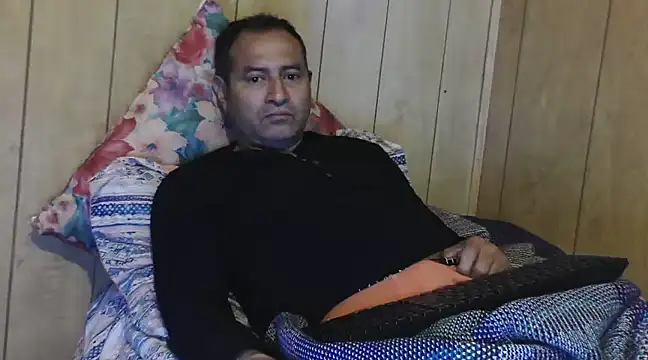 Snapshot of dantehot2020 chatting on 12/25/24, 02:02 dantehot2020 online show from 12/25/24, 02:02