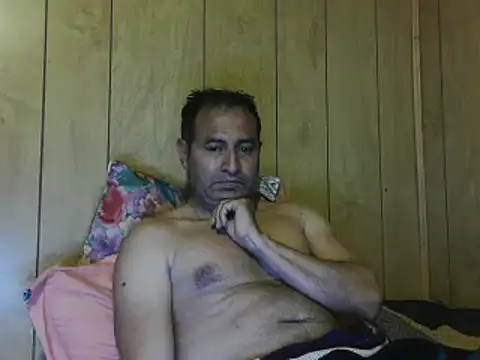 Snapshot of dantehot2020 chatting on 12/27/24, 01:32 dantehot2020 online show from 12/27/24, 01:32