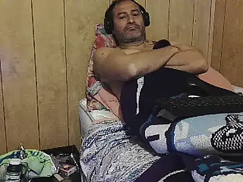 Snapshot of dantehot2020 chatting on 01/04/25, 12:49 dantehot2020 online show from 01/04/25, 12:49