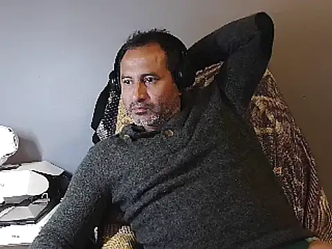 Snapshot of dantehot2020 chatting on 01/06/25, 01:42 dantehot2020 online show from 01/06/25, 01:42