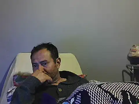 Snapshot of dantehot2020 chatting on 01/10/25, 01:10 dantehot2020 online show from 01/10/25, 01:10