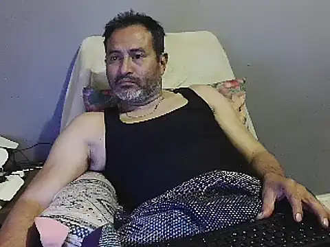 Snapshot of dantehot2020 chatting on 01/11/25, 03:23 dantehot2020 online show from 01/11/25, 03:23