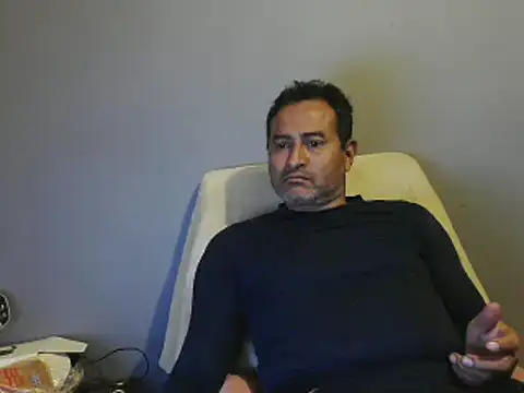 Snapshot of dantehot2020 chatting on 01/15/25, 10:46 dantehot2020 online show from 01/15/25, 10:46