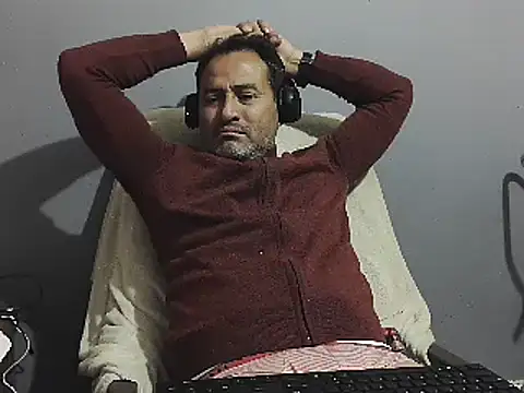 Snapshot of dantehot2020 chatting on 01/19/25, 07:36 dantehot2020 online show from 01/19/25, 07:36