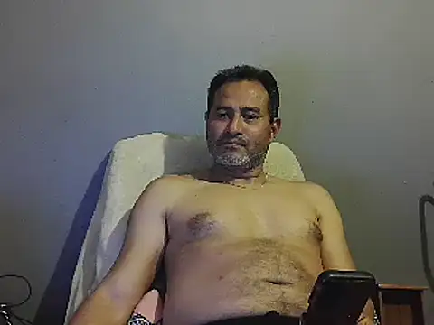 Snapshot of dantehot2020 chatting on 01/20/25, 01:28 dantehot2020 online show from 01/20/25, 01:28